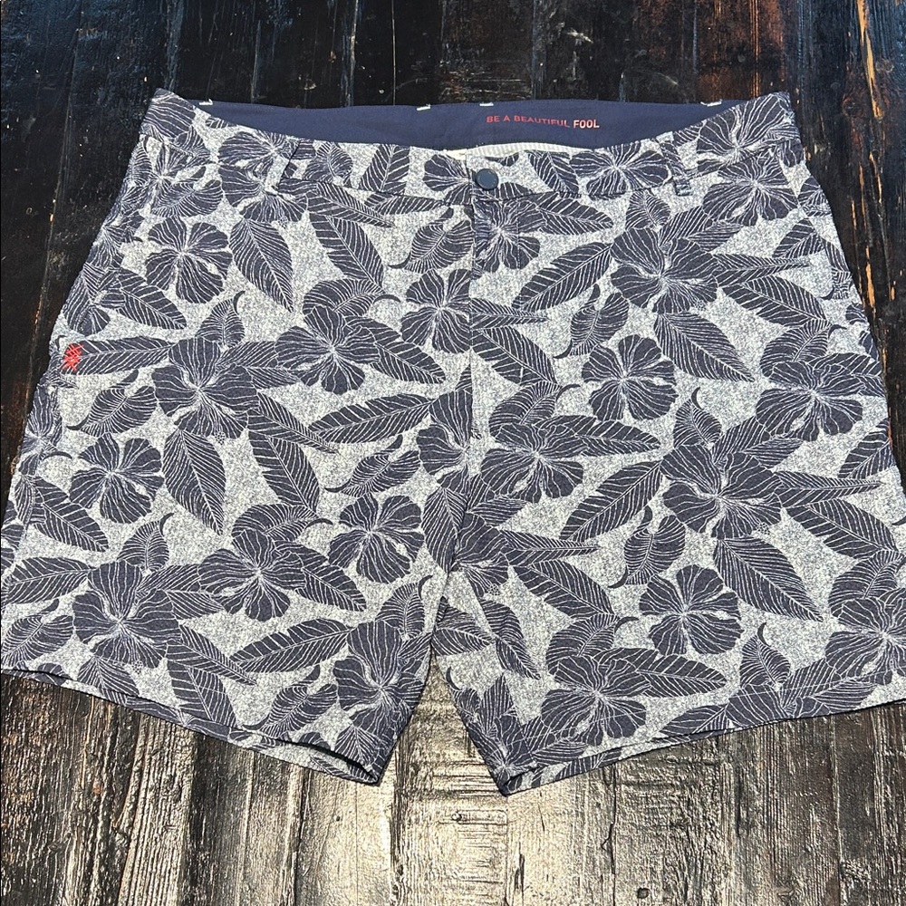 NWOT RHONE Navy Floral Men's Hybrid tropical Shorts 38 waist
